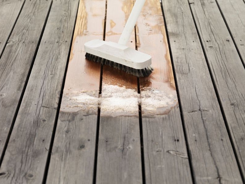 20260401 Bona Decking reviver brush 800x600